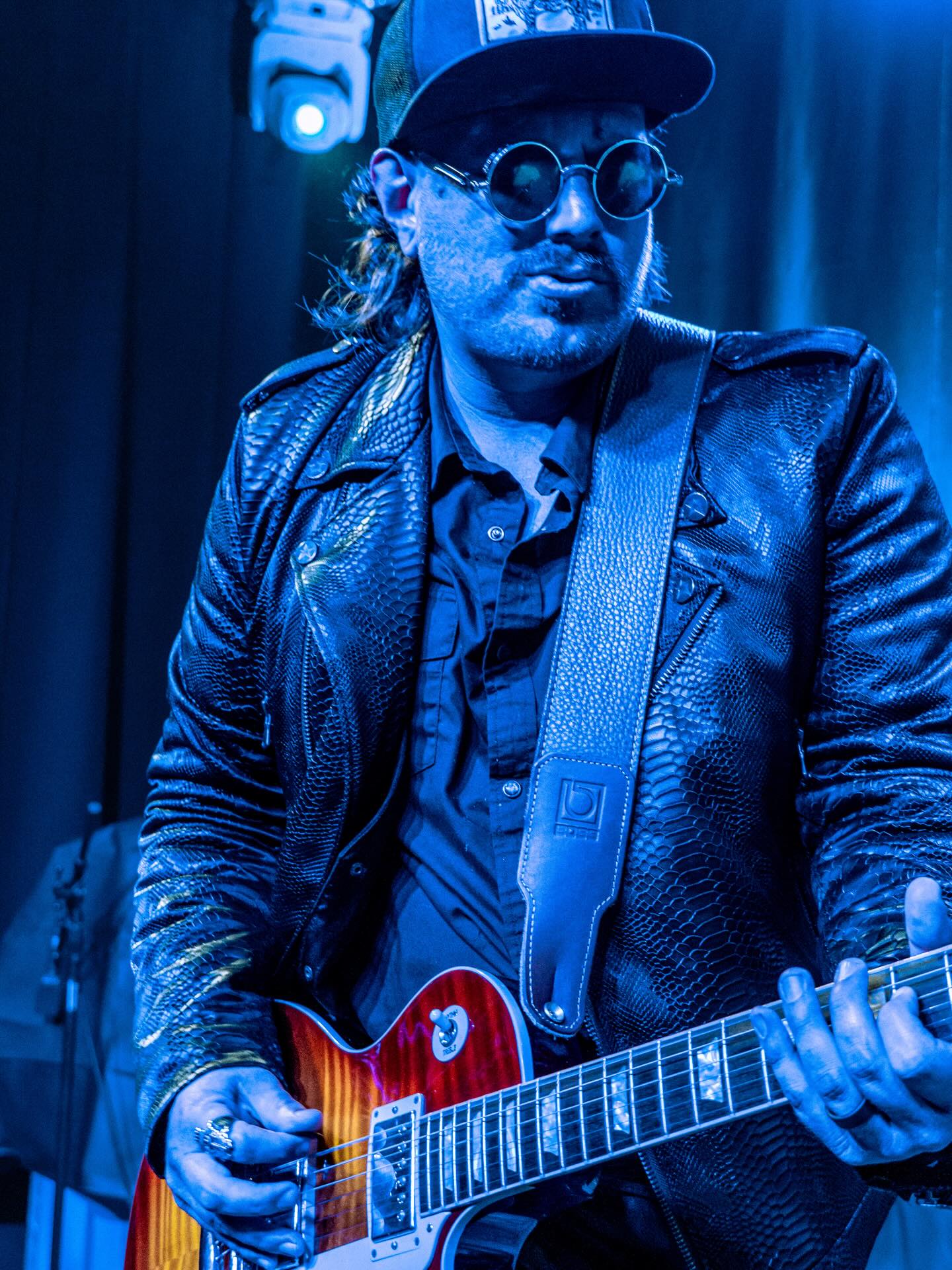 Musicians need strong branding images to grow their name.